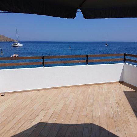 Oasis Apartments Livadia  Bagian luar foto