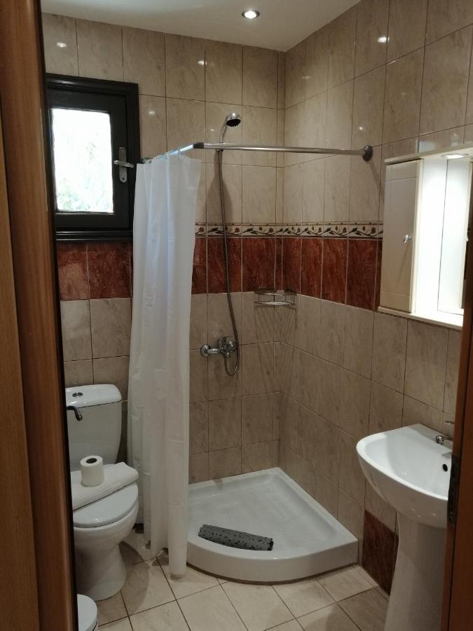 Oasis Apartments Livadia  Bagian luar foto