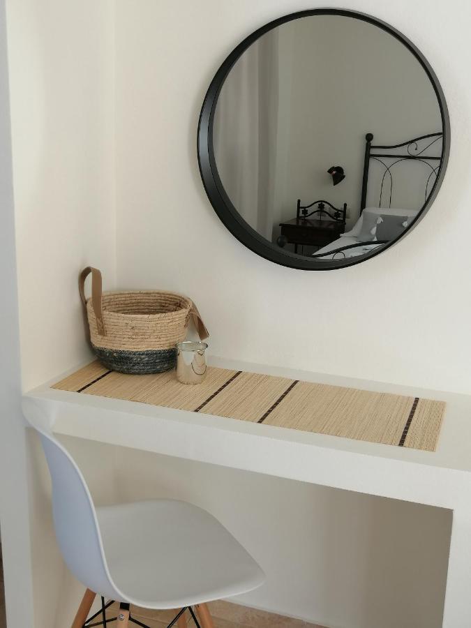 Oasis Apartments Livadia  Bagian luar foto