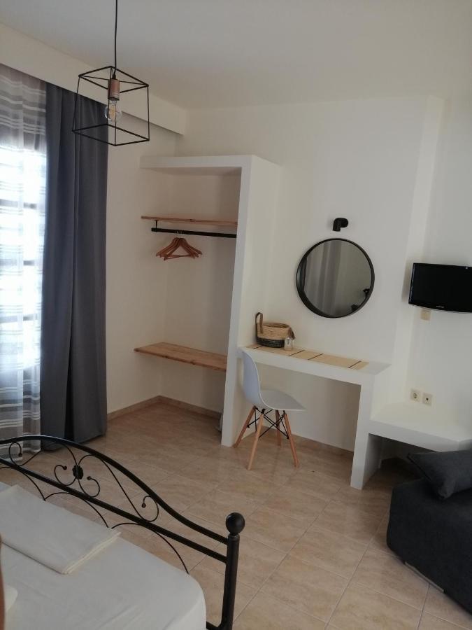 Oasis Apartments Livadia  Bagian luar foto