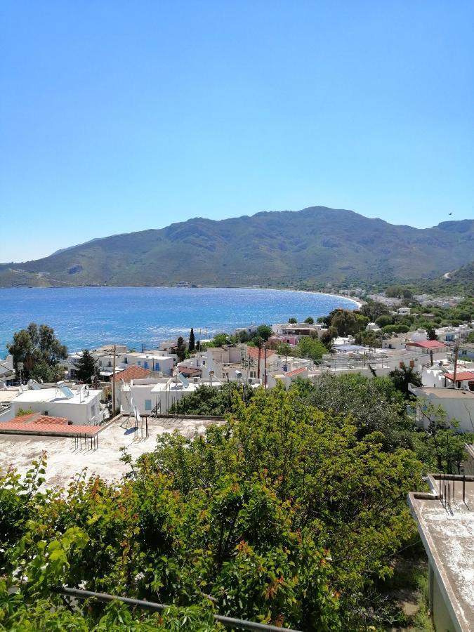 Oasis Apartments Livadia  Bagian luar foto