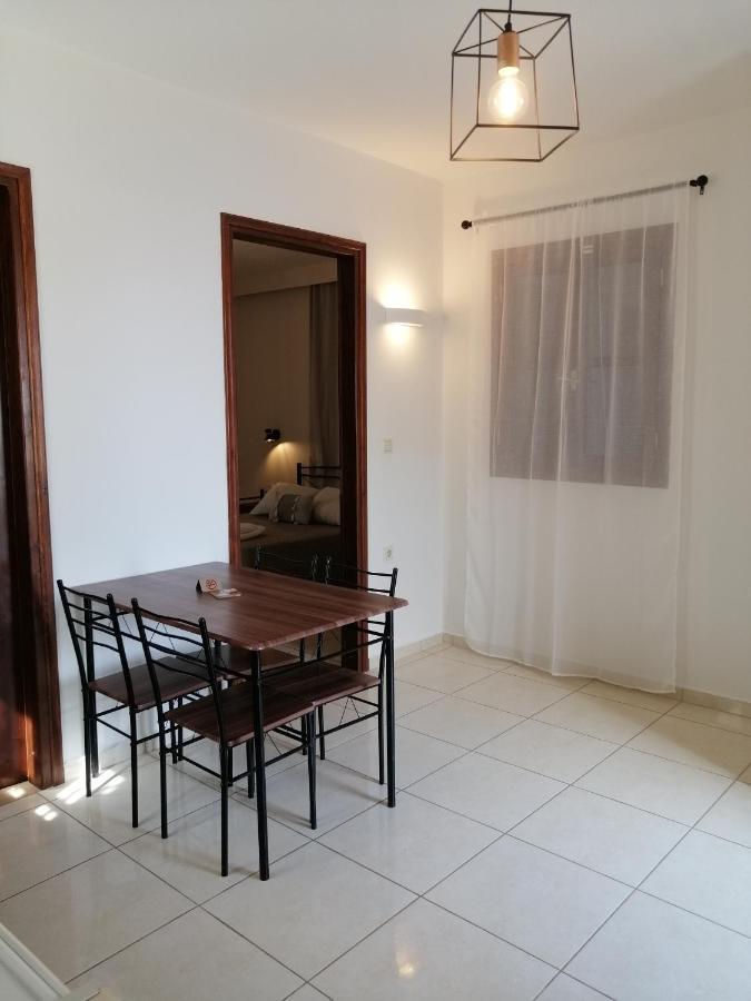 Oasis Apartments Livadia  Bagian luar foto