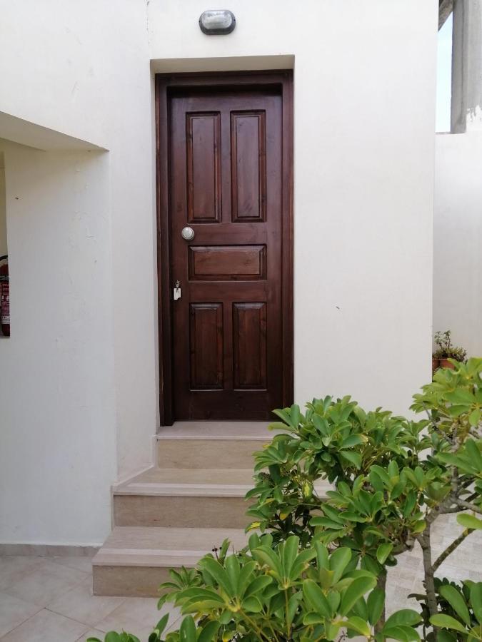 Oasis Apartments Livadia  Bagian luar foto