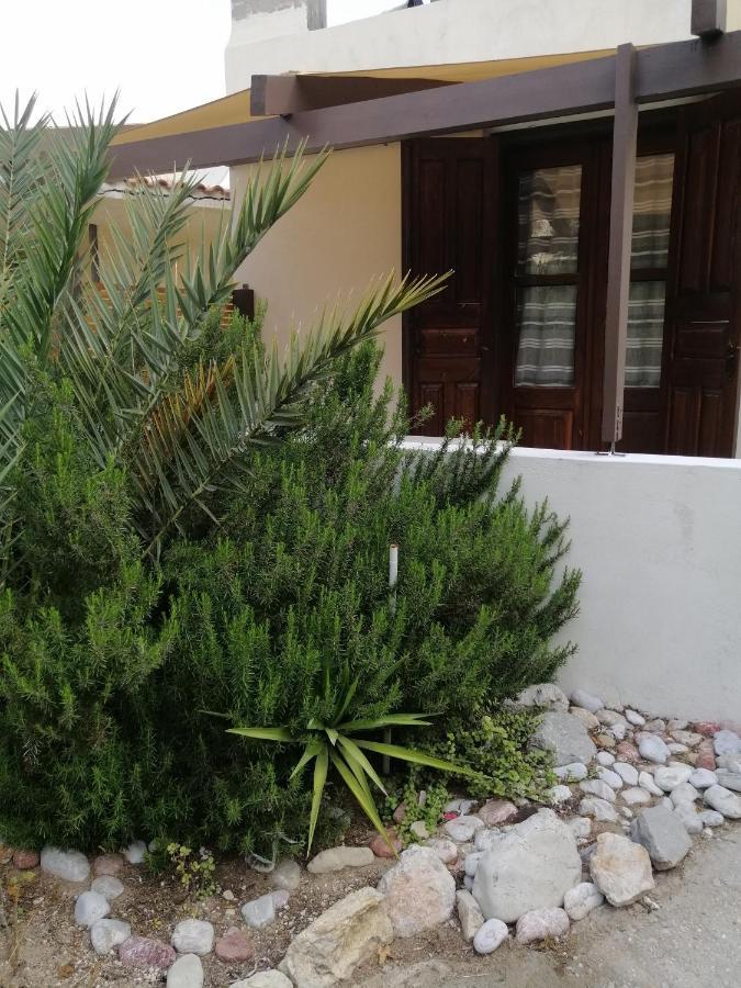 Oasis Apartments Livadia  Bagian luar foto