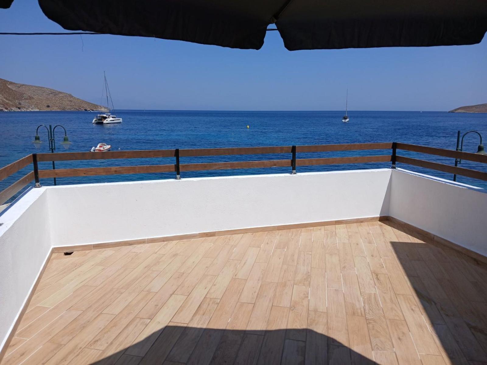 Oasis Apartments Livadia  Bagian luar foto